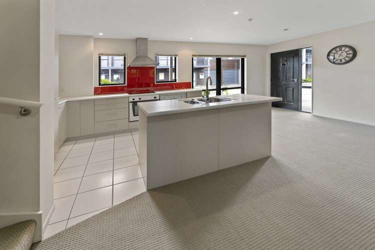 8 Rochdale Way Stoke_6