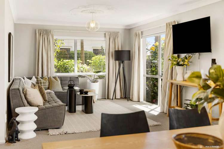 33/111 Santa Monica Drive_0