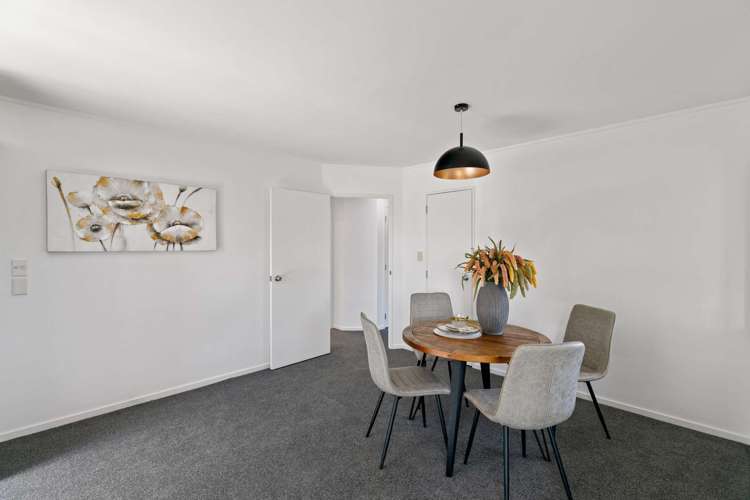 19 Lasque Place Glen Eden_11