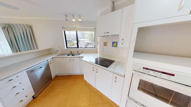 9b Churchill Avenue 2138_1