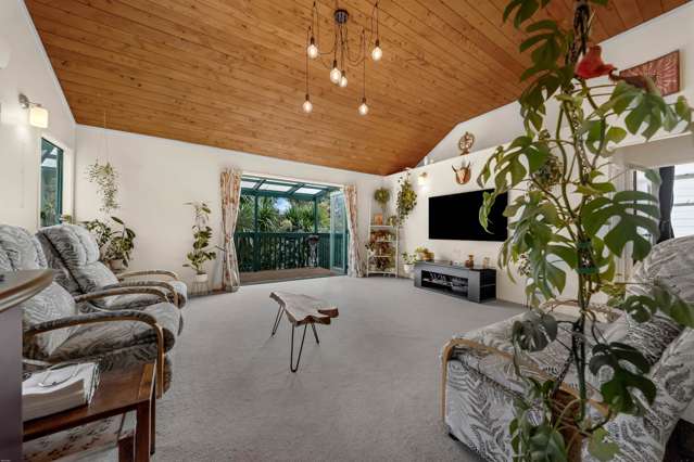 1/11 De Val Drive Titirangi_1