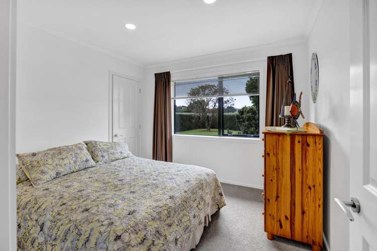 12 Beach Road Urenui_14