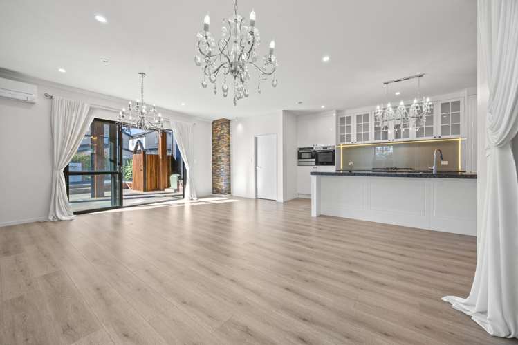 16 Lime Hill Rise Flat Bush_12