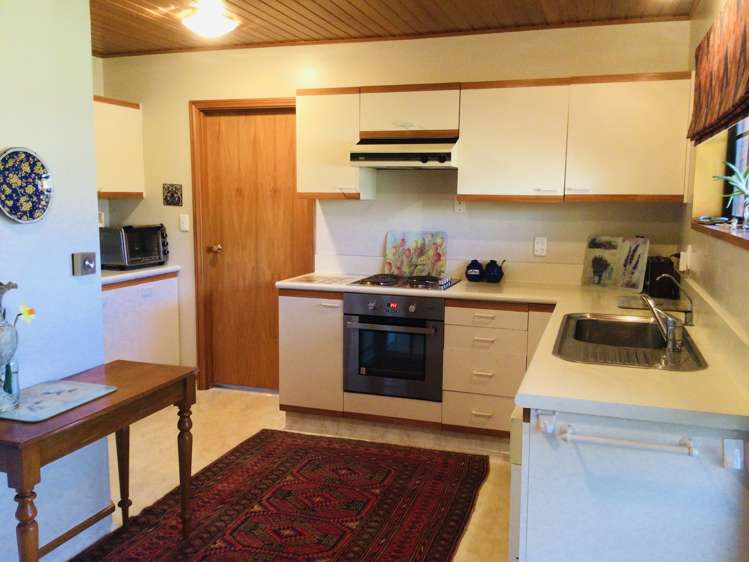 77 Beach Road East Elgin_5