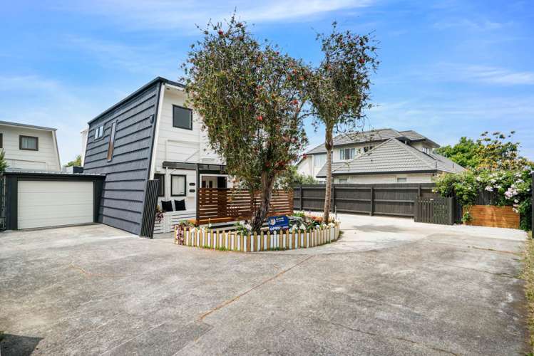 1/33 Hedge Row Sunnyhills_19