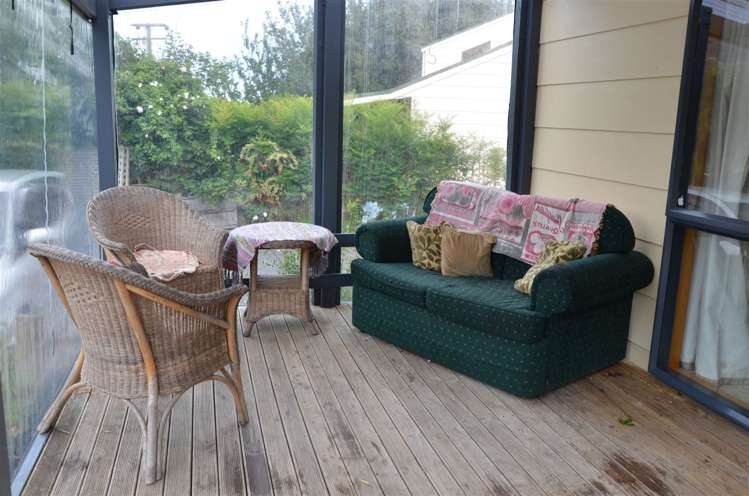 39 Poland Street Waikino_13