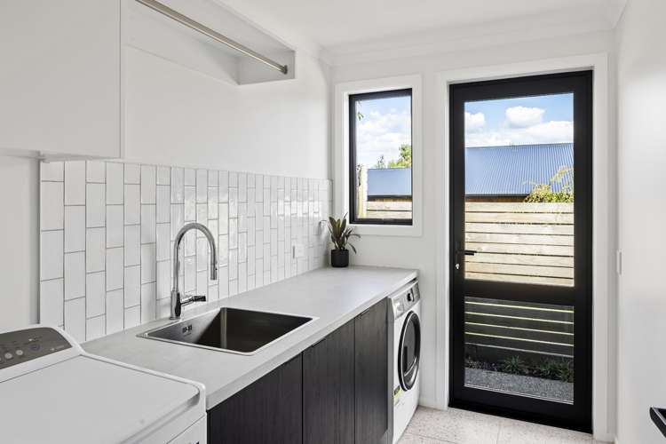 2 Gabriela Close Pyes Pa_15