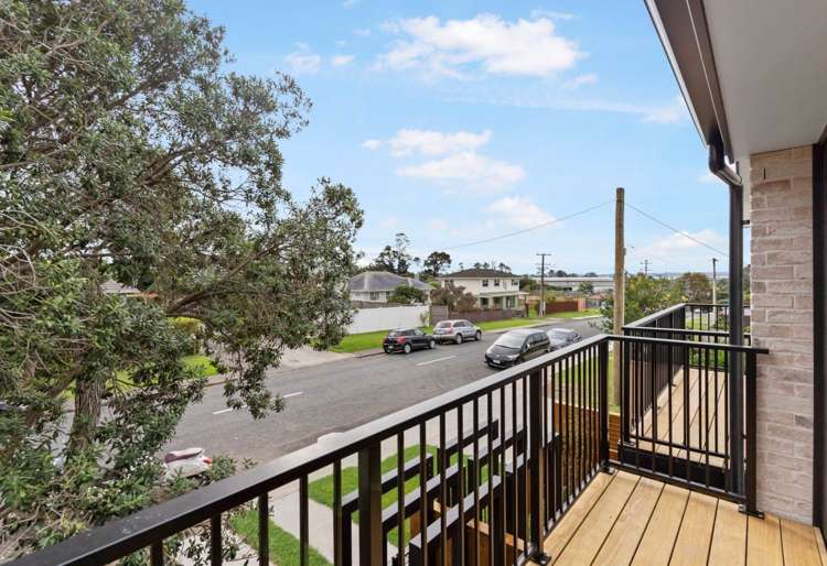 2/137 Tirimoana Road Te Atatu South_5