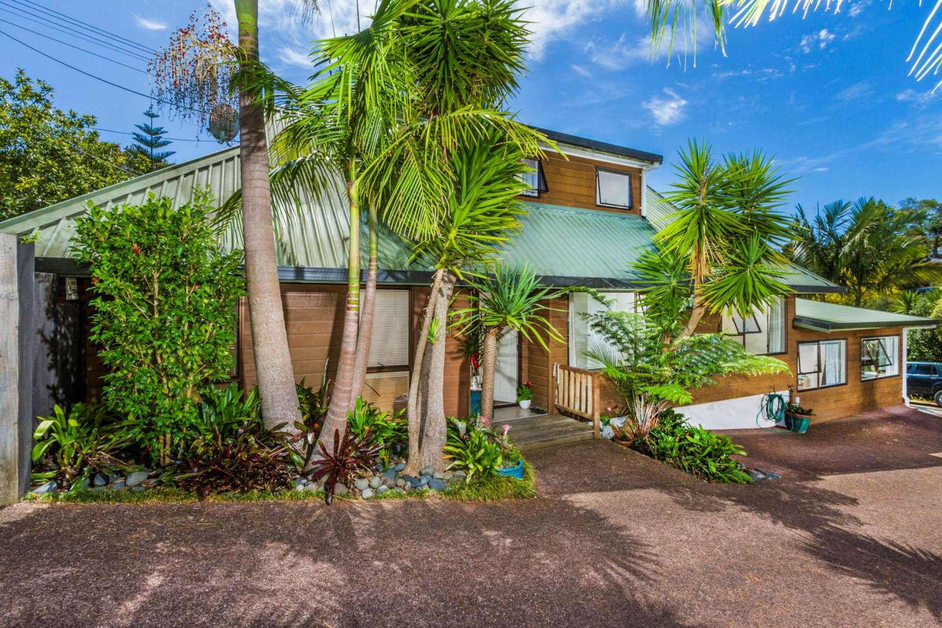 2/706 Beach Road Browns Bay_0