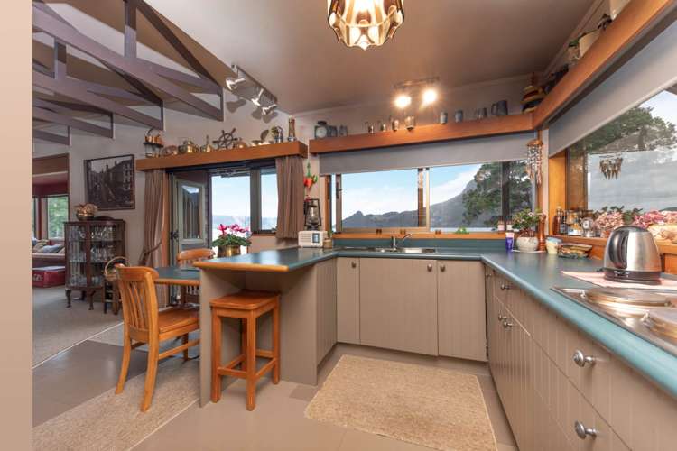 7 Foster Avenue Huia_10