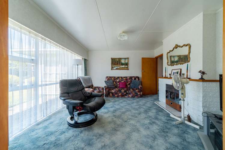 40 Tennyson Crescent Stoke_10