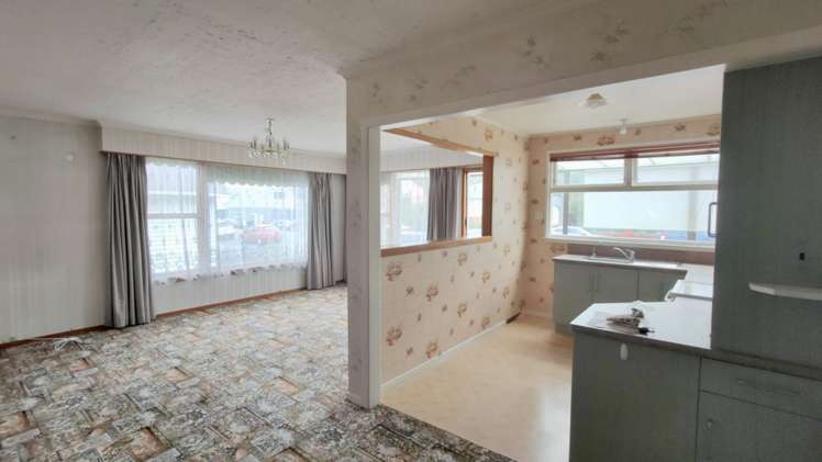 77A Lowe Street Avenal_6