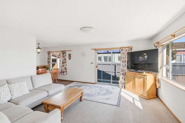 2/16 Kawau Crescent Bromley_1