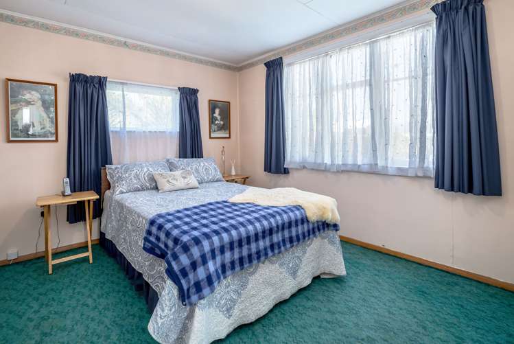 381 High Street South Carterton_8