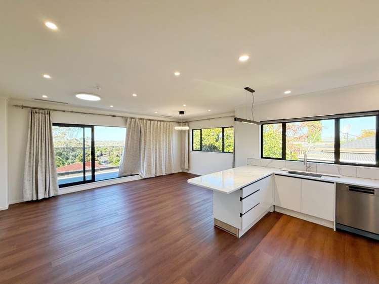 8B Downsview Road 2671_1