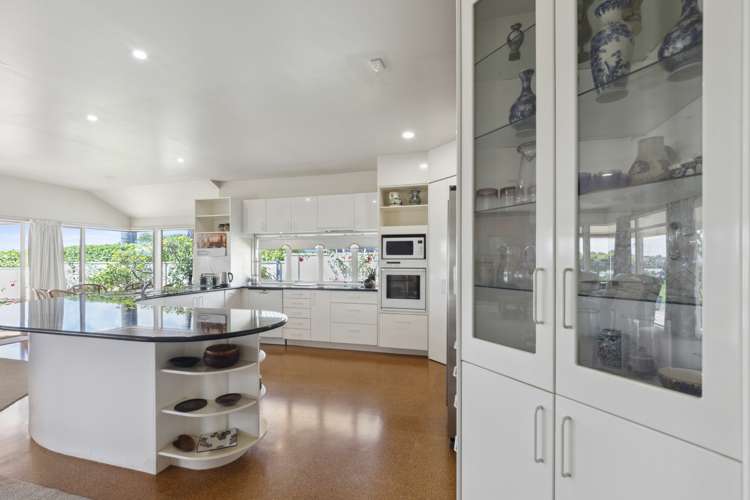 84 Rushgreen Avenue Pahurehure_13