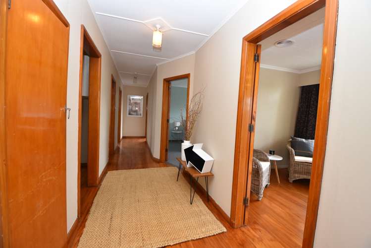 229 High Street North Carterton_12