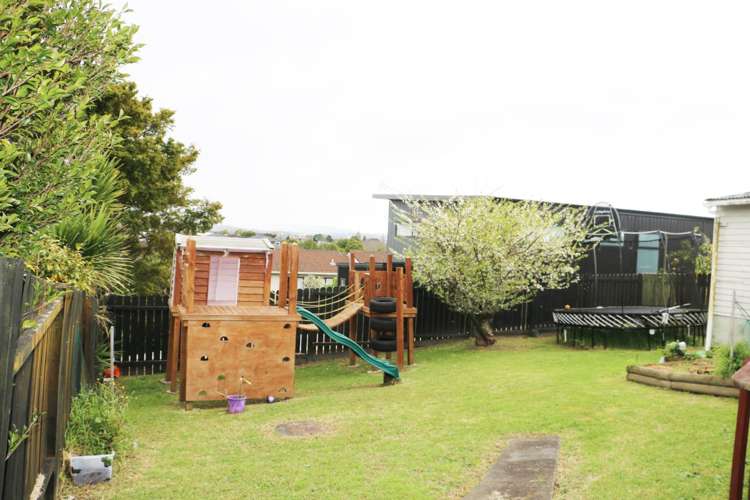 8 Mcfadzean Drive Blockhouse Bay_12