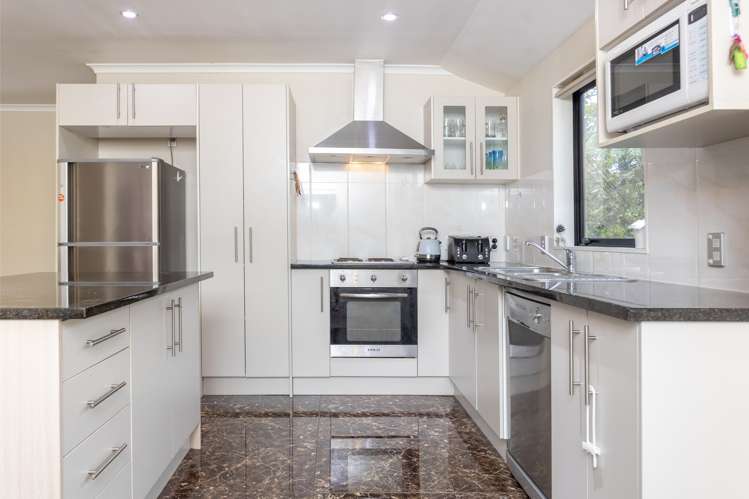 25a Chorley Avenue Massey_6