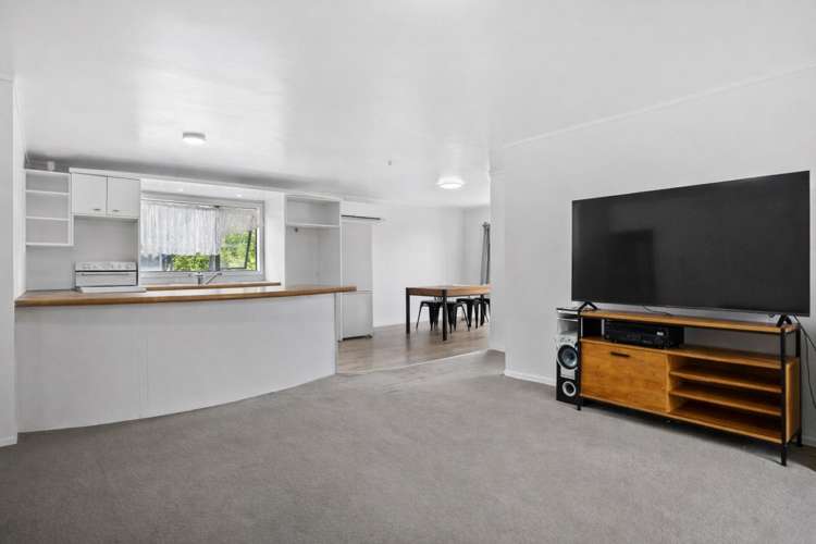 12 Pearce Drive Te Kamo_5