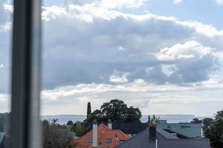 2 Ocean View Road Huia_16