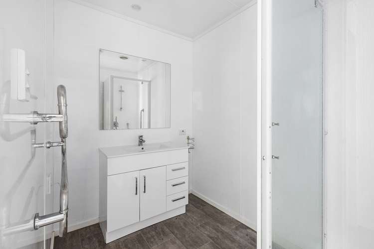 18b Percy Dyett Drive Karori_5