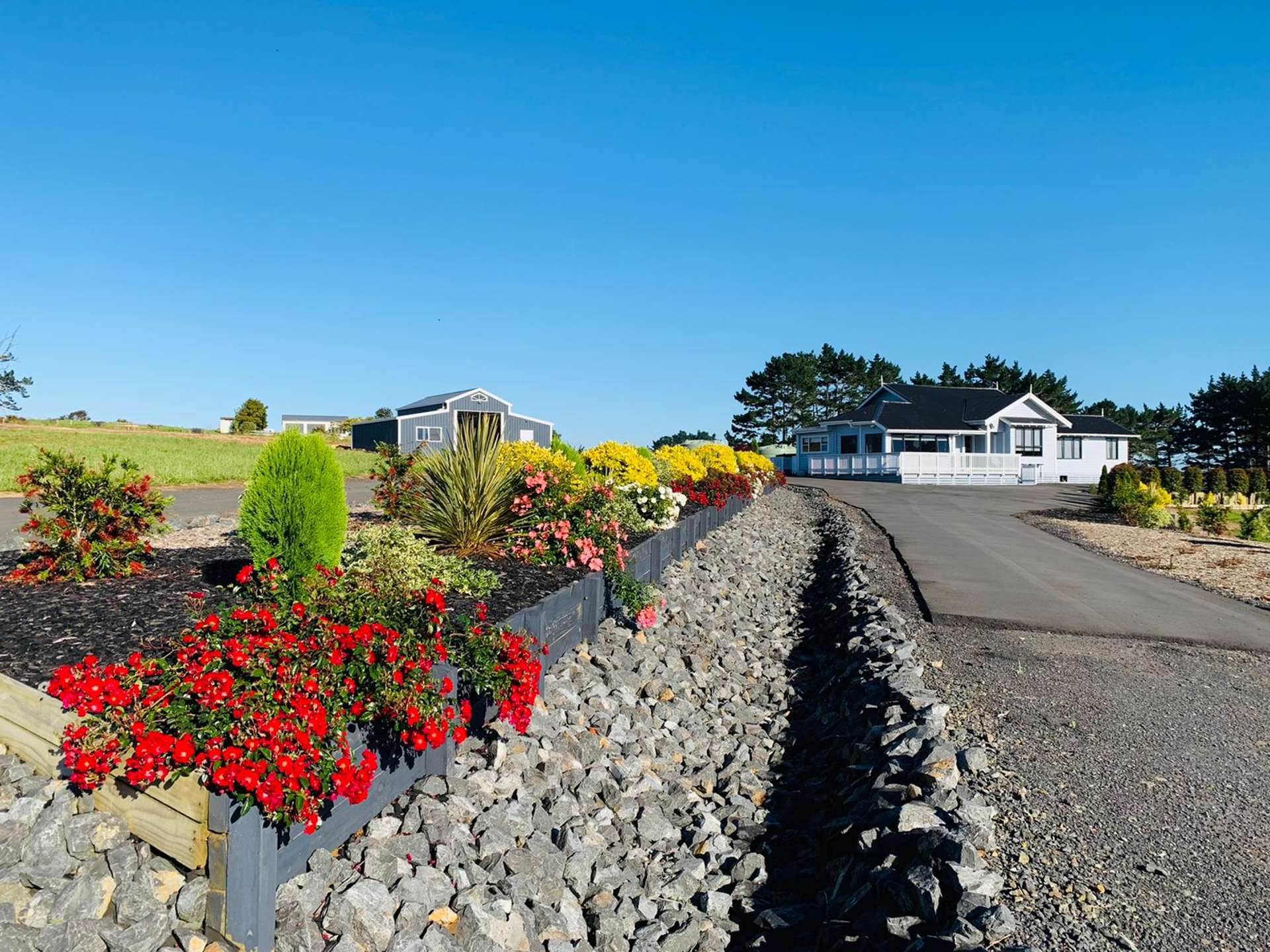 76 AKA AKA ROAD Puni_0