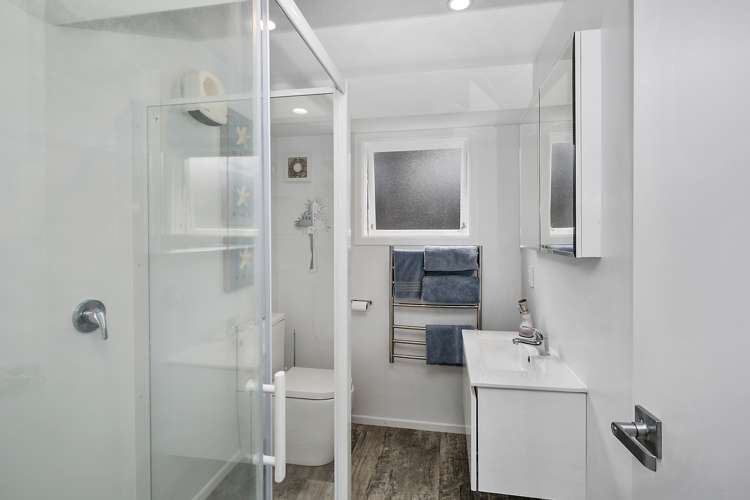 220 Dowse Drive Maungaraki_13