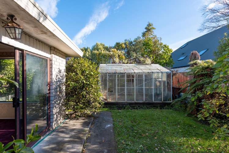 2/17 Garreg Road_3