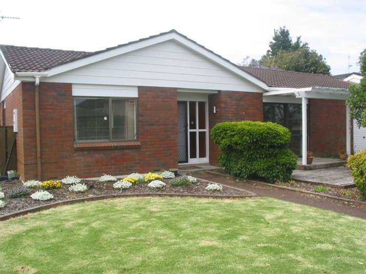 2/8 Brook Street Milford_1