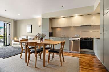 1L/22 Pakenham Street East_2