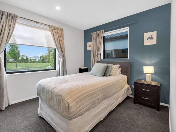 99 Faringdon Boulevard Rolleston_5