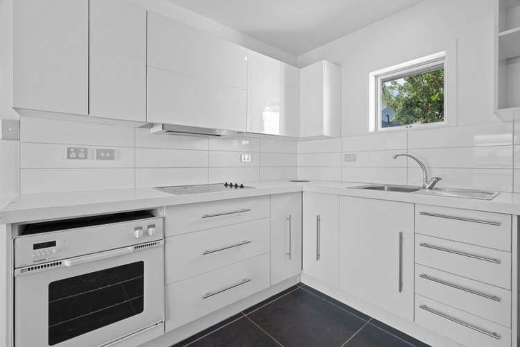 2/630 Hereford Street Linwood_7