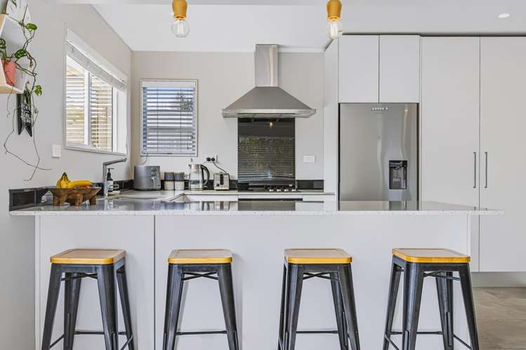 32 Springtime Crescent Stanmore Bay_4