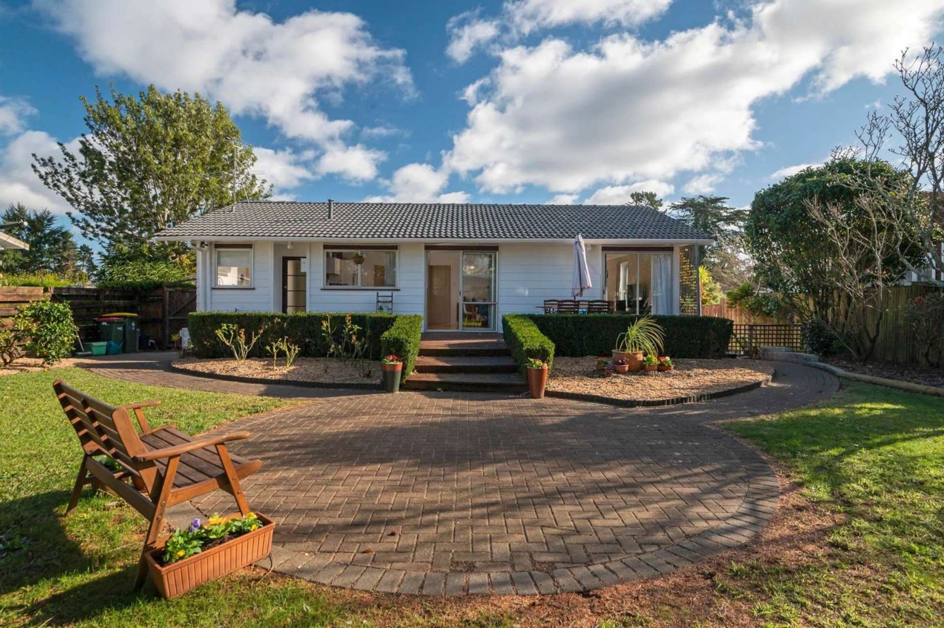 8 Robert Allan Way Pakuranga Heights_0