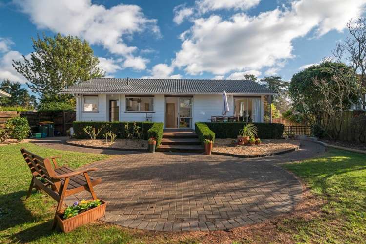 8 Robert Allan Way_0