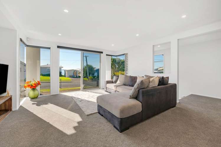 7 Sea View Terrace Maraetai_12