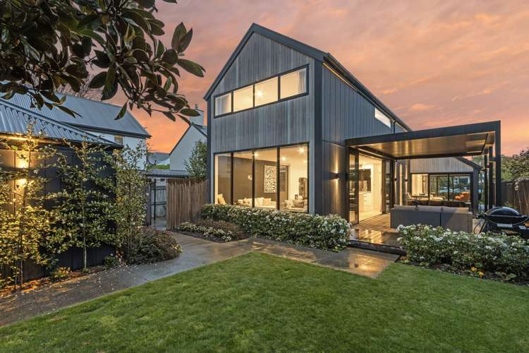 18 Clissold Street Merivale_1