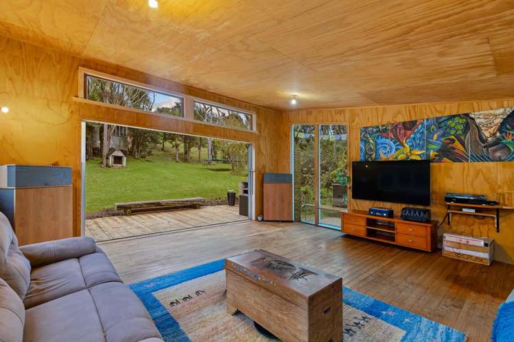 18 Tasman View Road Bethells Beach_11