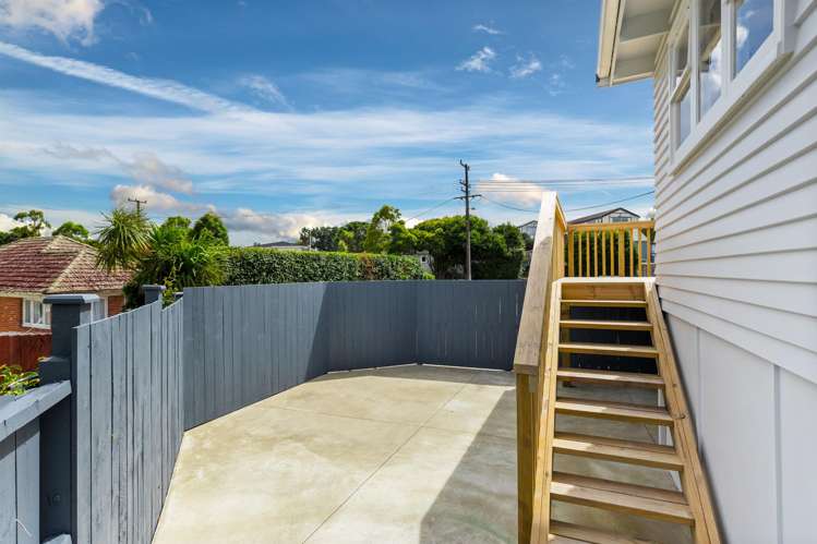 11 Craigbank Avenue New Lynn_17