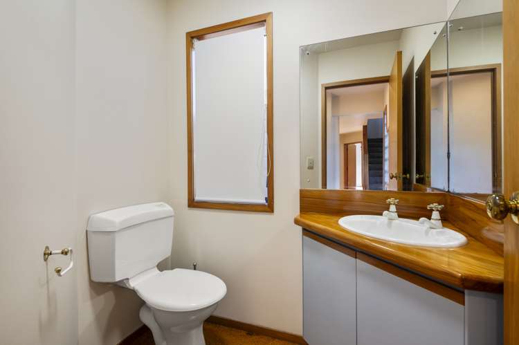 5a Saint Andrews Road Epsom_9