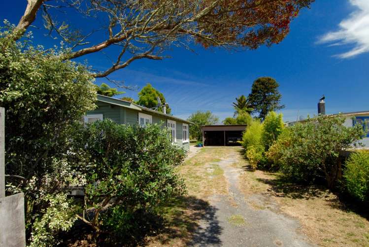 11 Wharf Road Karamea_15