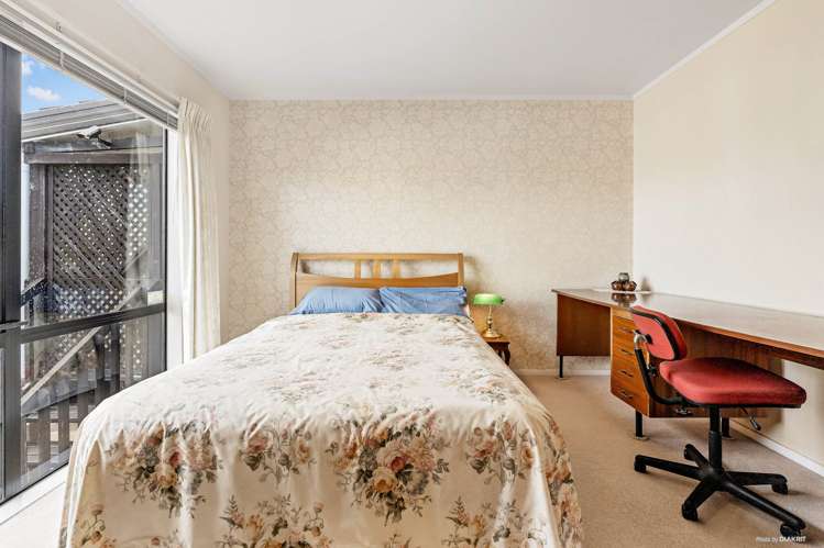 20 Sandgate Avenue Botany Downs_11