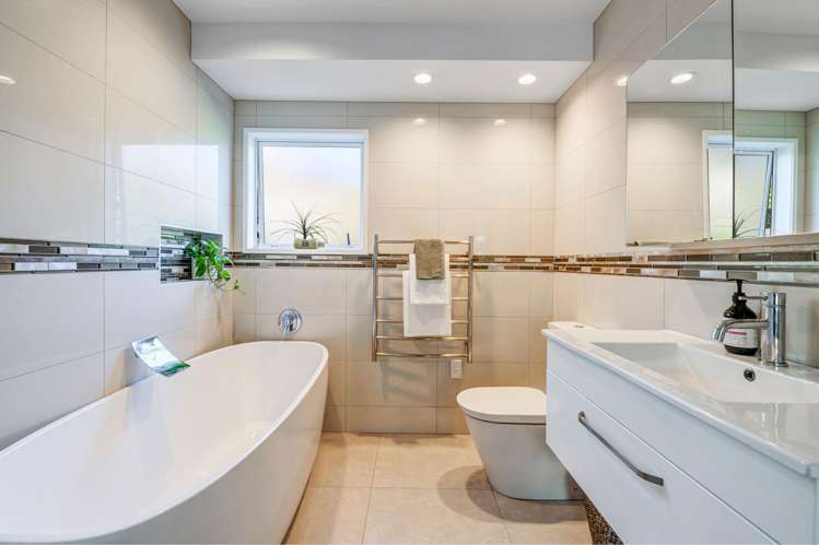 19 Esther Place Red Beach_16