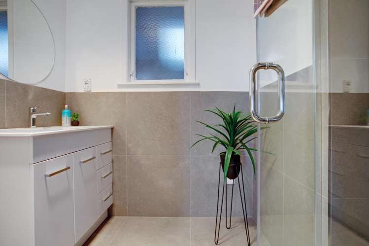52 Hall Avenue Mangere_9