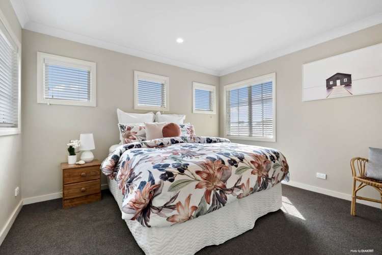53 Pine Harbour Parade Beachlands_11