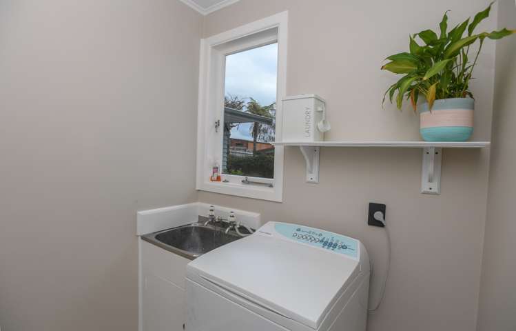 1/23 Sunset Street Hilltop_13