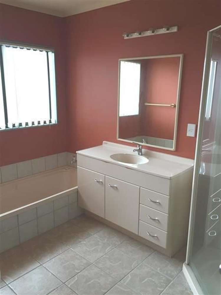 14 Arrowsmith Drive Clover Park_7