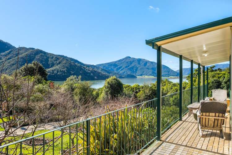 826 Queen Charlotte Drive Havelock_10