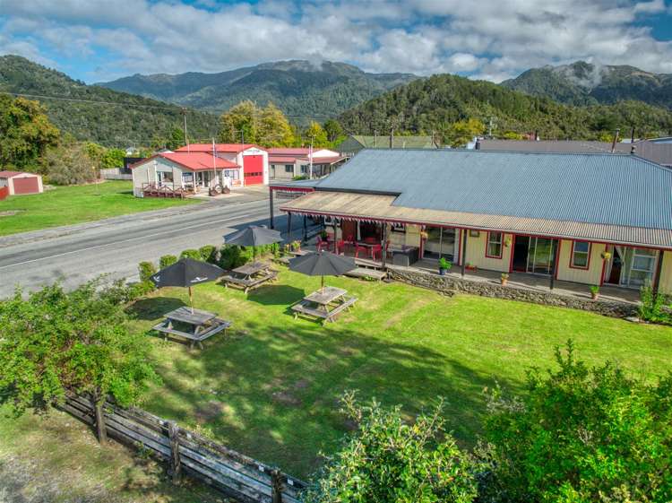 8 Hilton Street Blackball_29